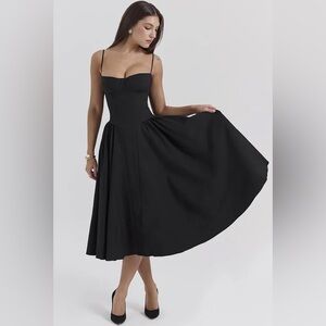 SAMARIA
BLACK CORSET MIDI DRESS
